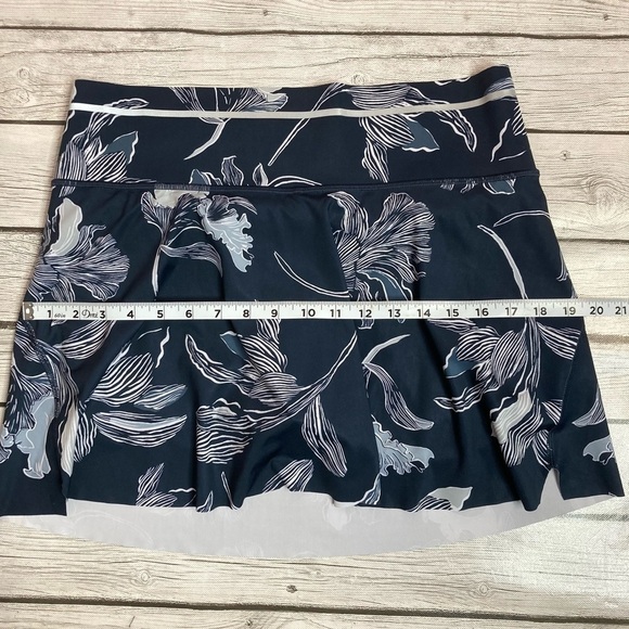 Athleta Womens Skort  Floral Sonic - Picture 5 of 13